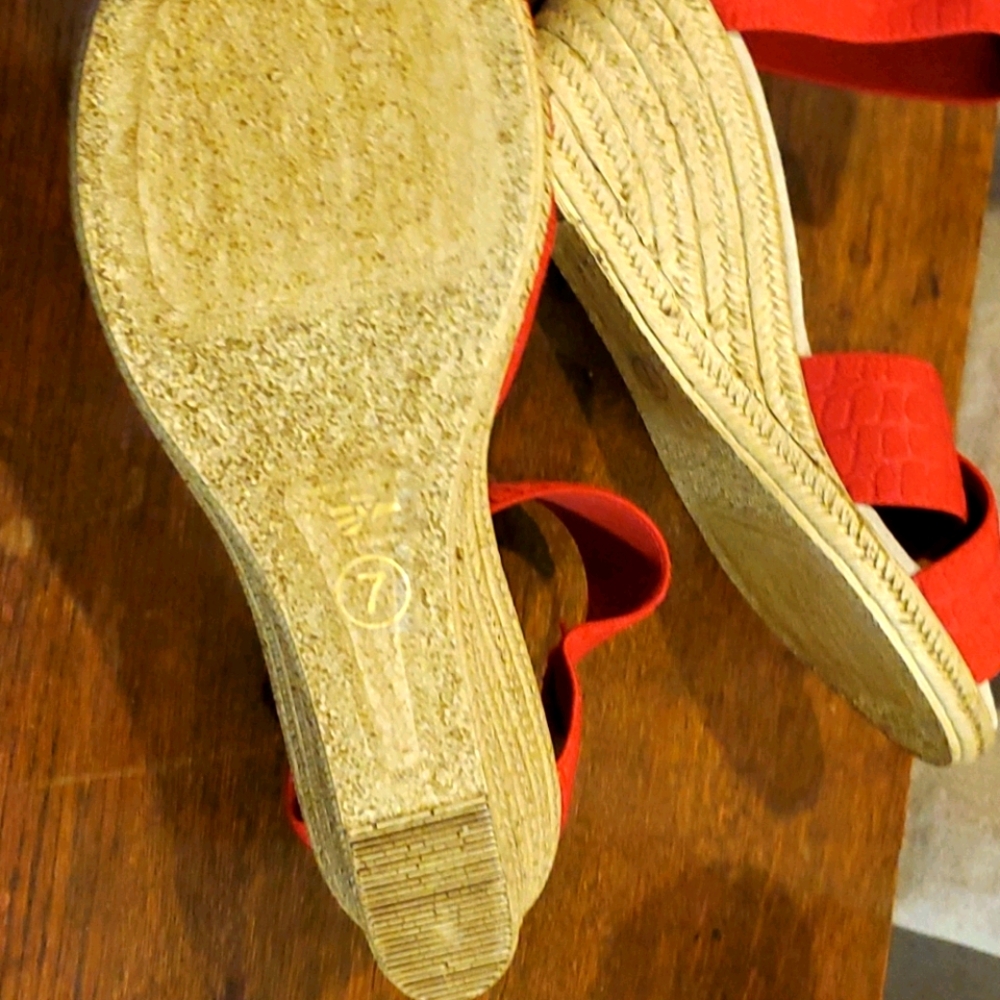 Charleston shoes red size 7 NWOT